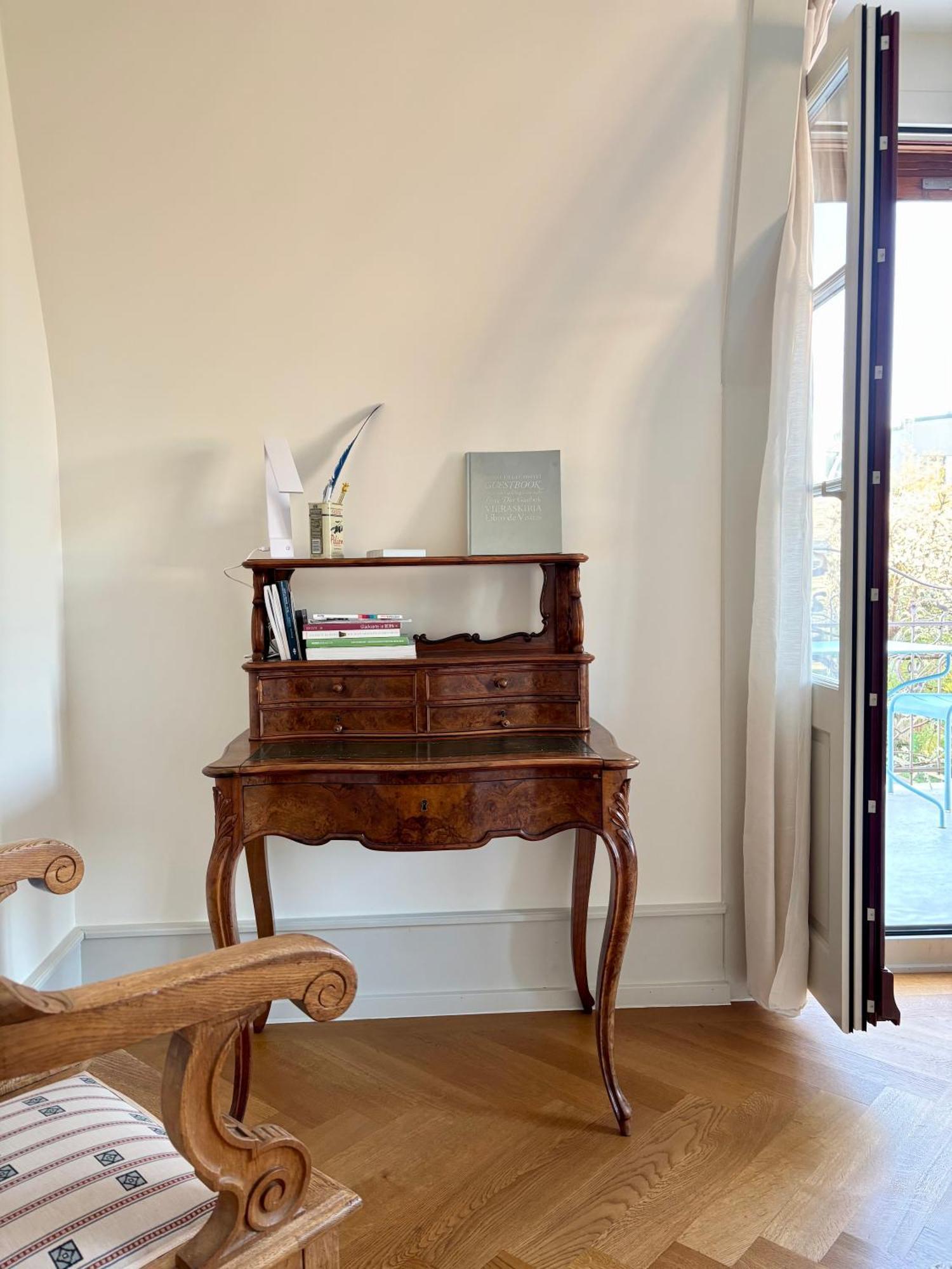 Apartment The B Bern Bagian luar foto