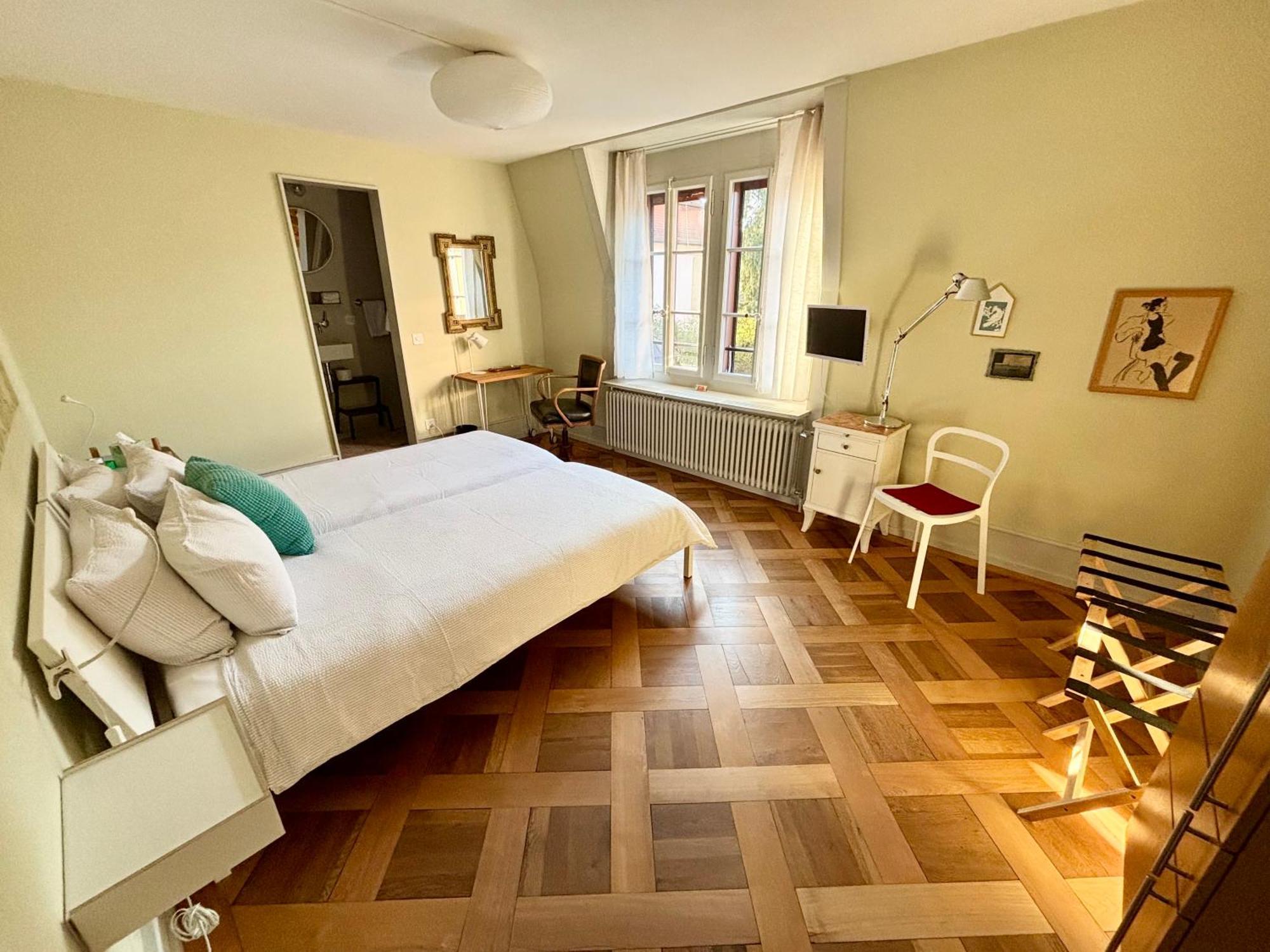 Apartment The B Bern Bagian luar foto