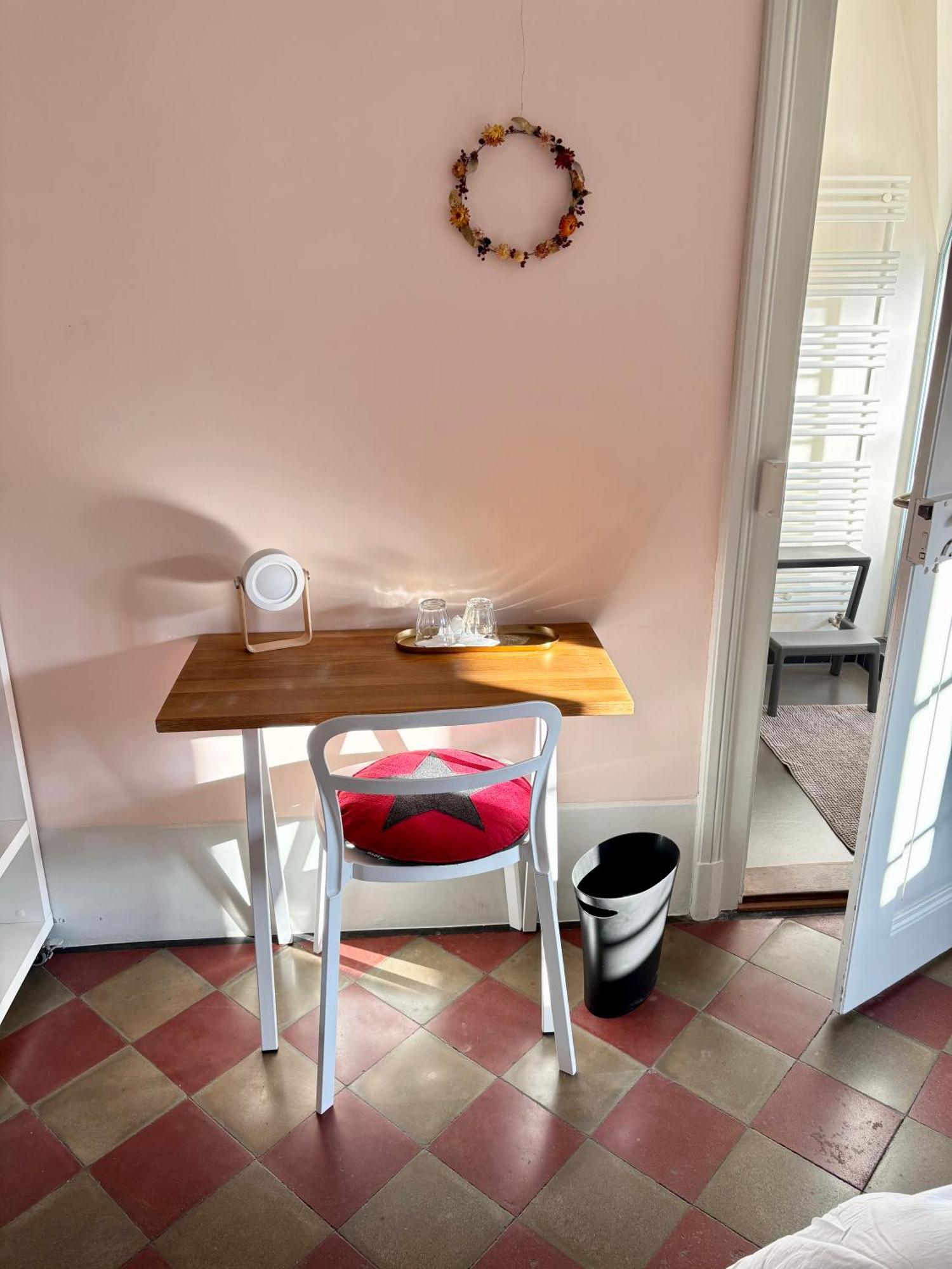 Apartment The B Bern Bagian luar foto
