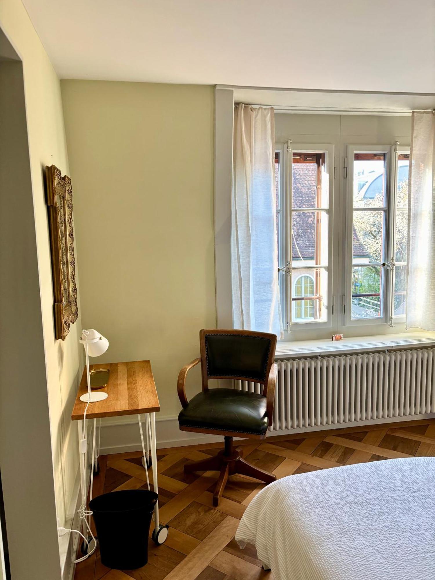 Apartment The B Bern Bagian luar foto